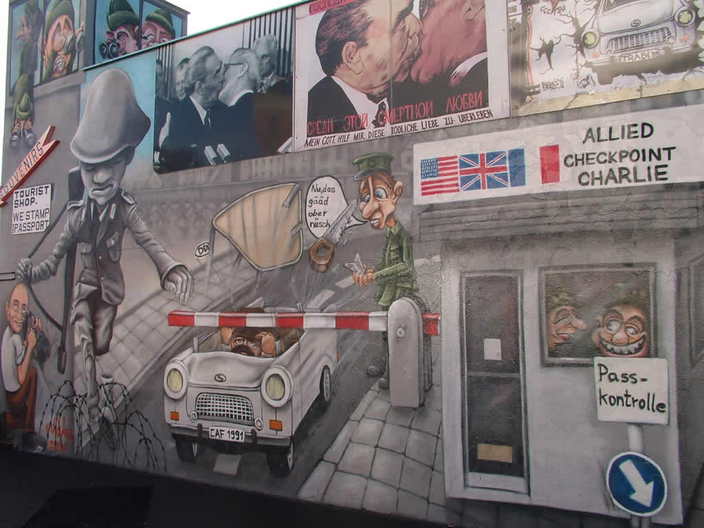 Photo: Mhlenstrae / East Side Gallery