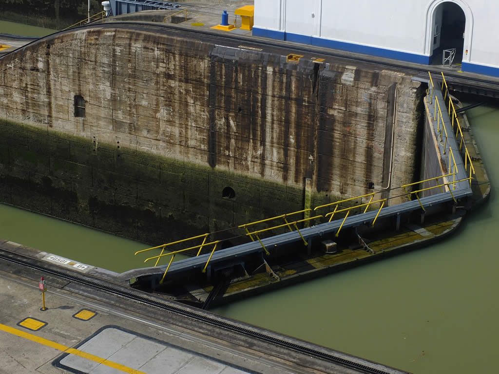 Photo: Miraflores Locks, Panama
