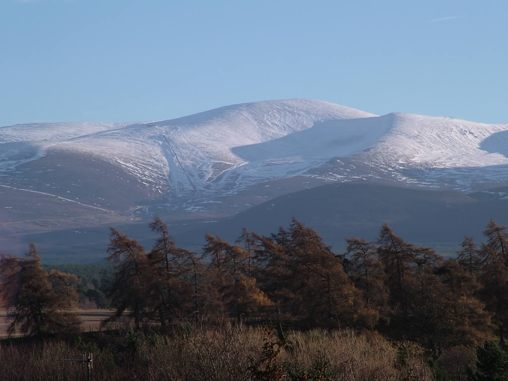DSCF2921  Cairngorms from Aviemore