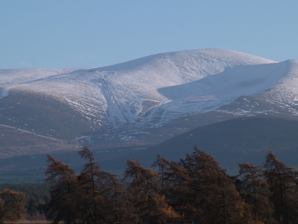 DSCF2924  Cairngorms from Aviemore