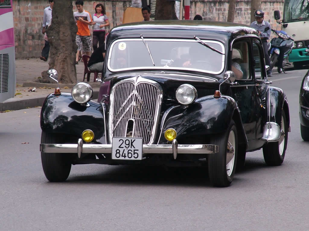DSCF3519, Hanoi - Old Citroen