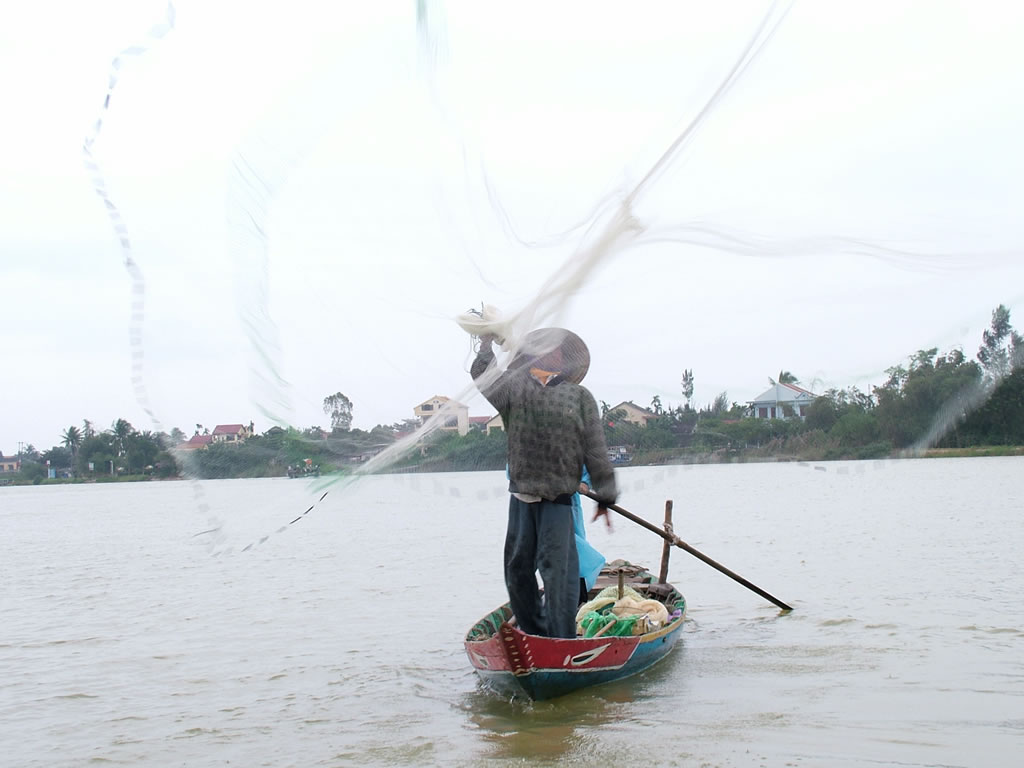 DSCF0115, Fisherman on River, Hoi An