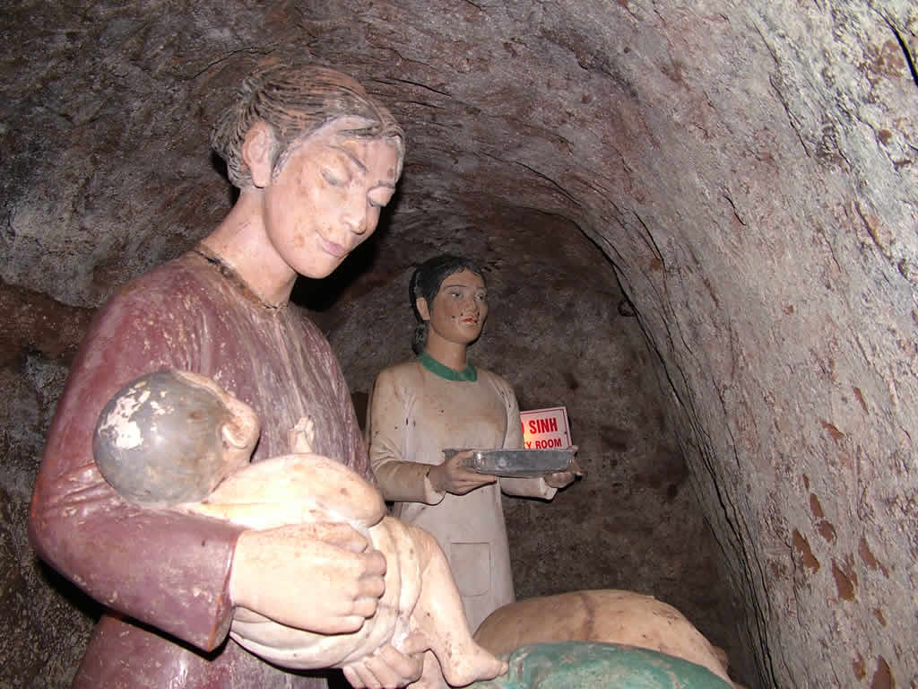 DSCF9999, Vinh Moc Tunnels