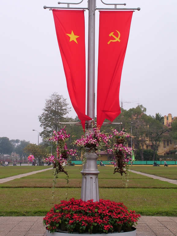 DSCF3307, Banners at Ho Chi Minh Mausoleum