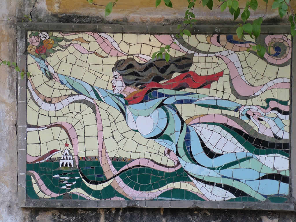 DSCF9424, Wall Mozaic at B52 Lake, Hanoi