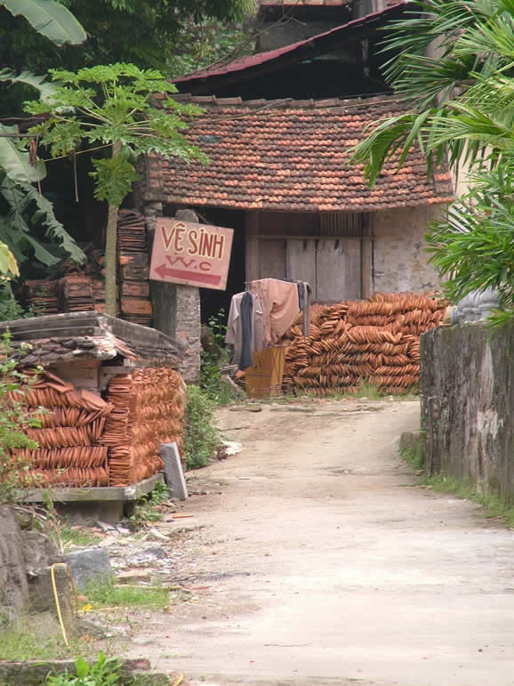 DSCF8512, Which way to the toilet ?