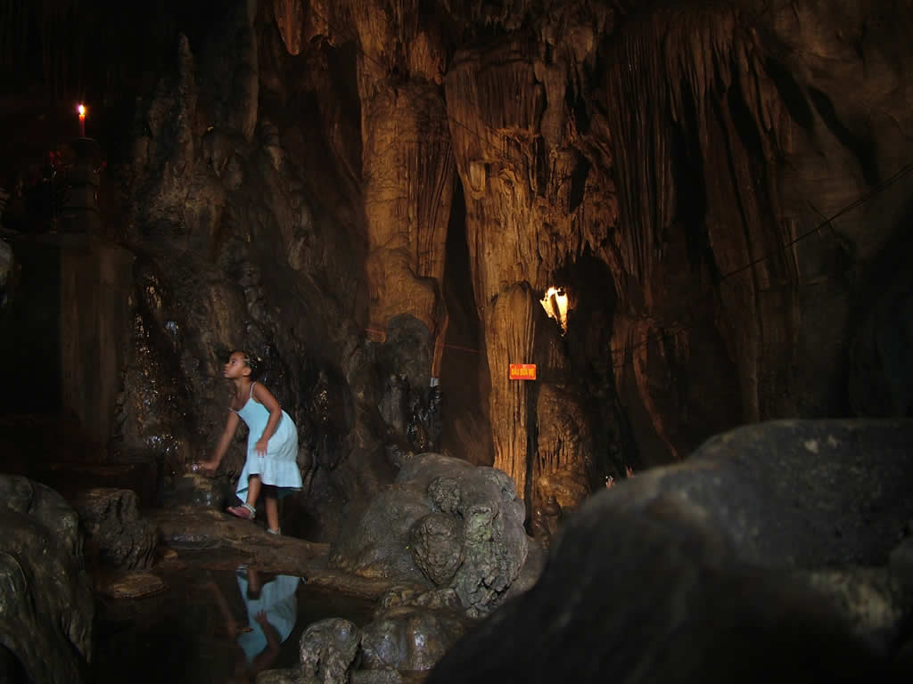 DSCF8545, Inside the Huong Tich (Perfume) Pagoda