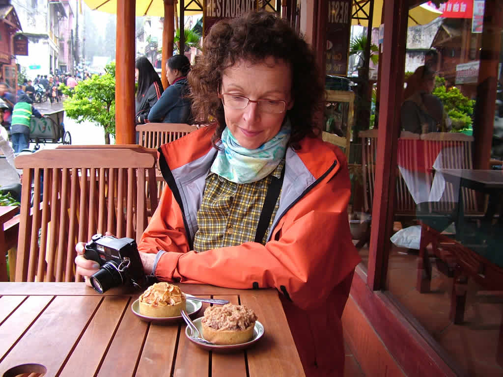 DSCF8798, Decisions, decisions, which cake do I want?