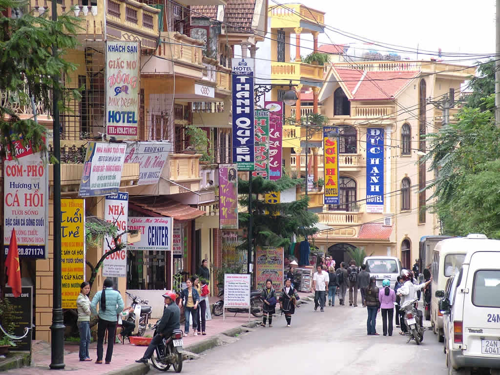 DSCF8816, A street in Sapa